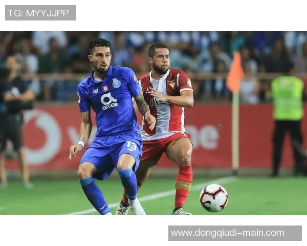 世界杯波尔图与本菲卡激战成平局乌龙球瞬间引发全场热烈反响